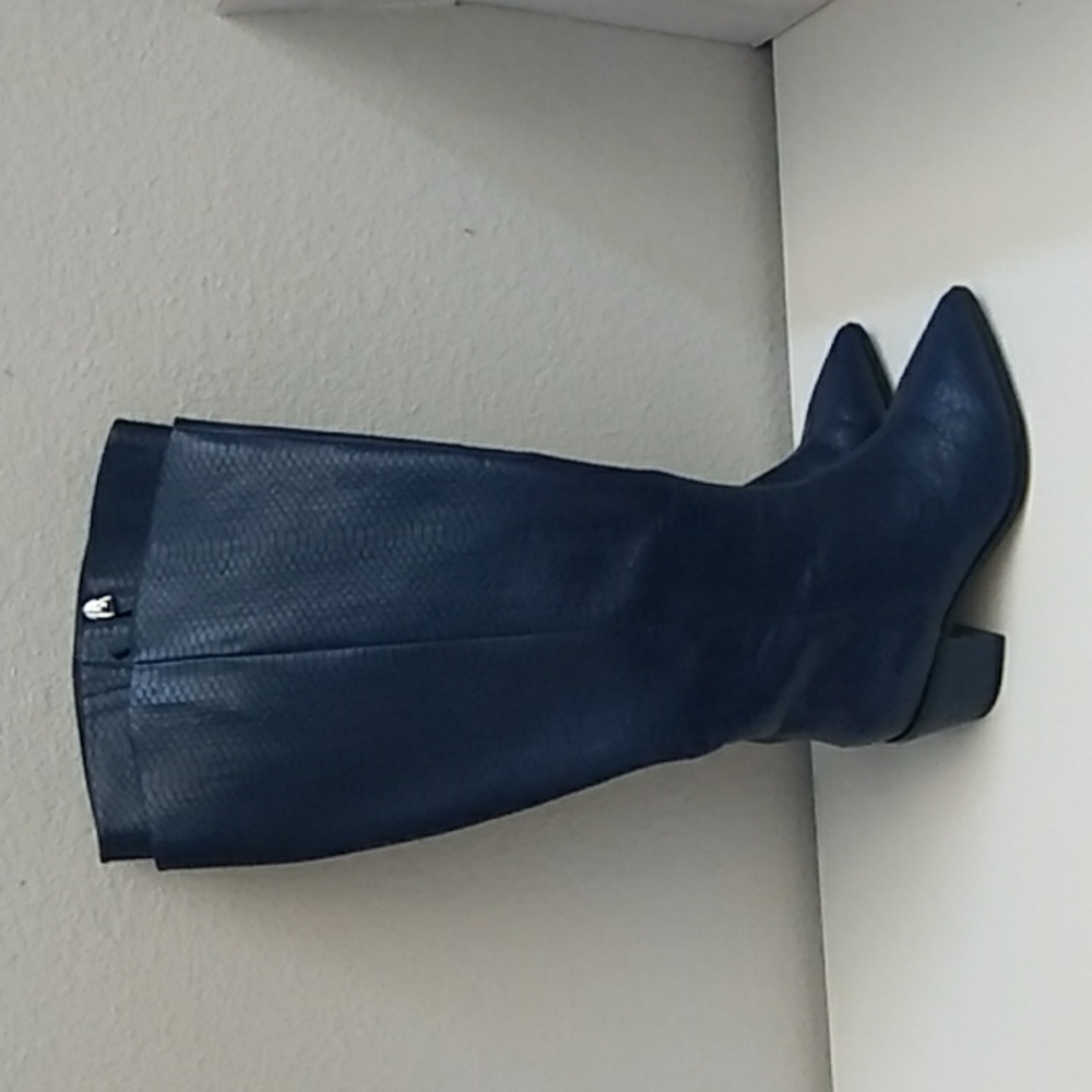 Women's wide calf boots size 9